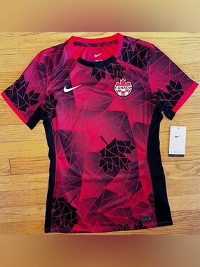 Canada World Cup Soccer Jersey Nike Women's Size Small Brand New